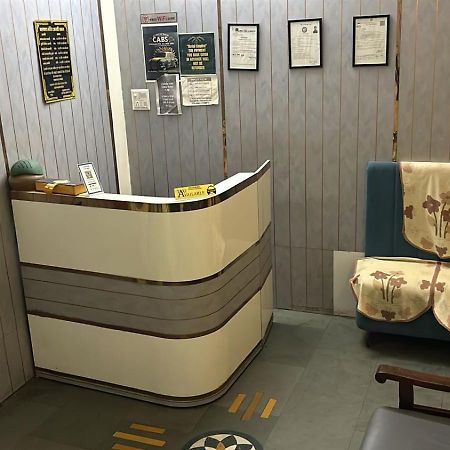 Hotel Empire 乌贾因 外观 照片