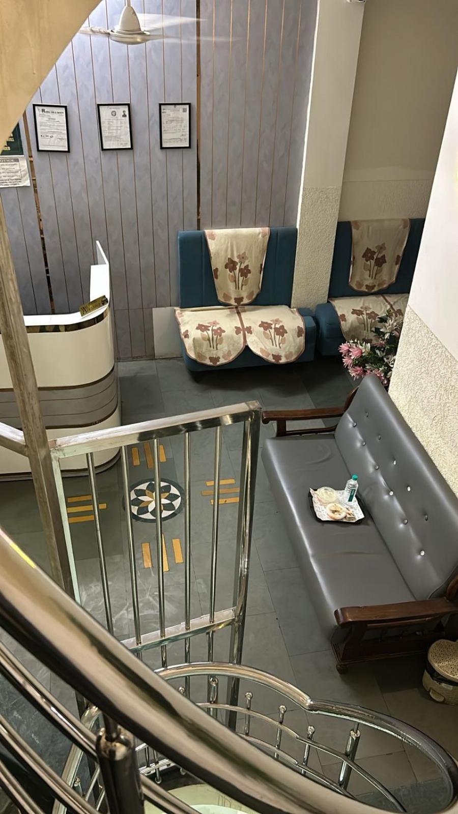 Hotel Empire 乌贾因 外观 照片