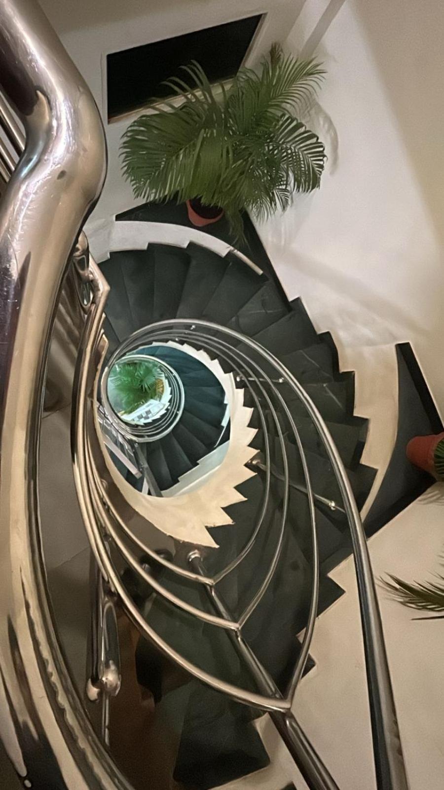 Hotel Empire 乌贾因 外观 照片